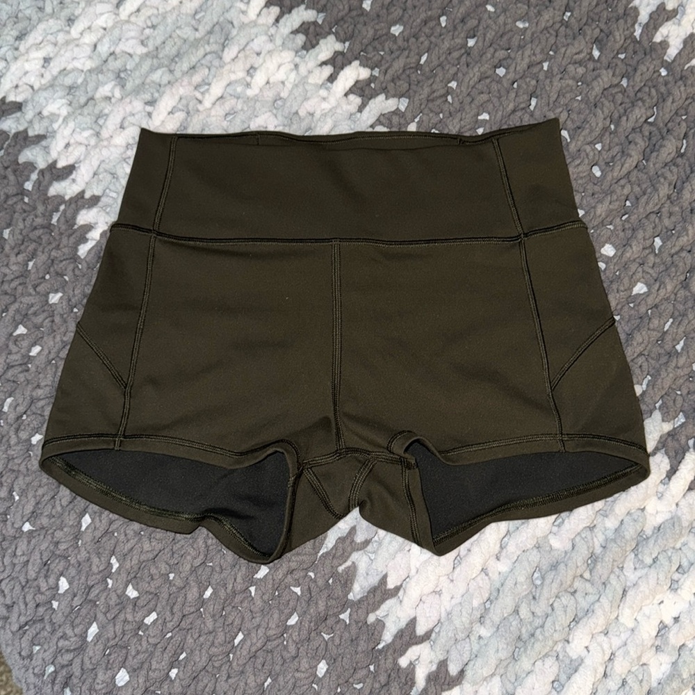 Super cute dark green lulu spandex!
